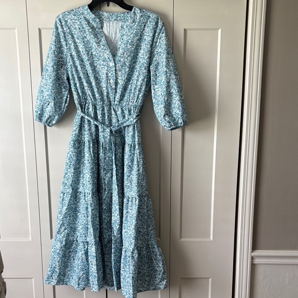 Dresses & Skirts - Light Blue Floral Midi Dress with Waist Tie